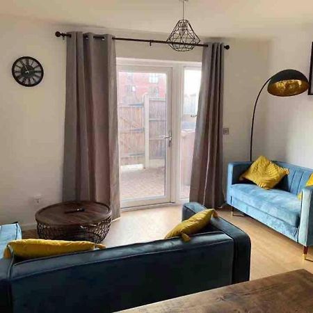 Beautiful 4-Bed House In Lincoln- Close To Centre Exterior foto