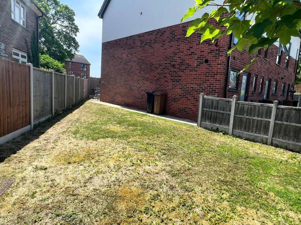 Beautiful 4-Bed House In Lincoln- Close To Centre Exterior foto